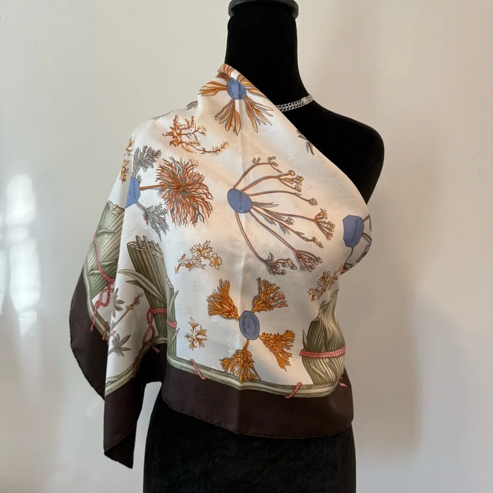 Authentic Hermes Floral Silk Scarf with Botanical Print 90x 90 cm Carre - Picture 11 of 12